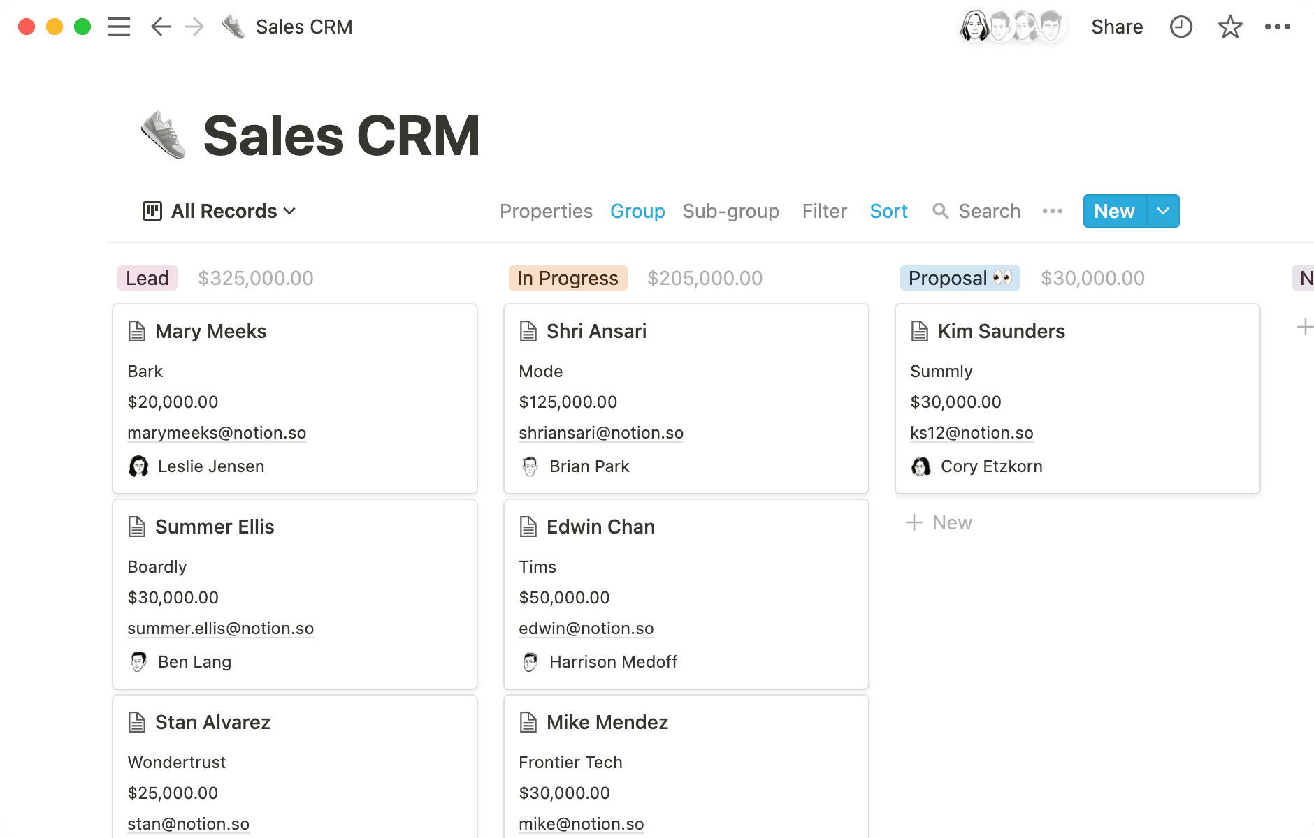Empieza con una base de datos siempre que necesites organizar y clasificar la información, sobre todo si puedes sacar provecho de tener vistas adicionales.
